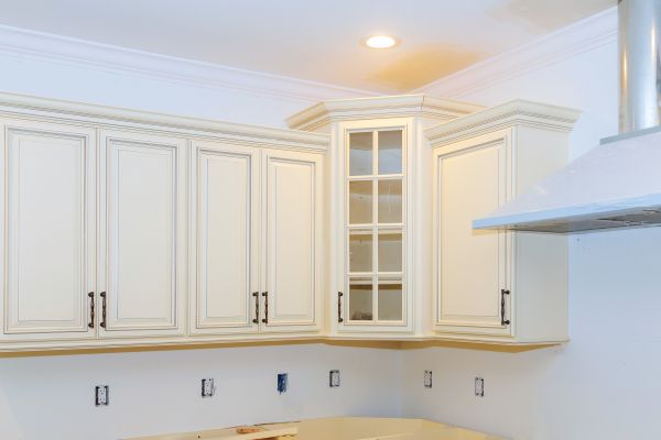 Kitchen Cabinets Repair in Spicewood