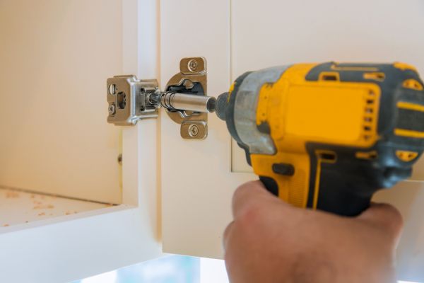 Cupboard Door Hinge Repair in Spicewood