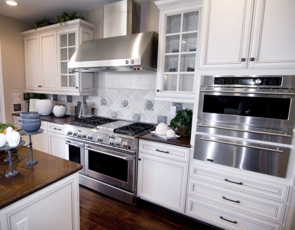 Custom Cabinet Building in Spicewood